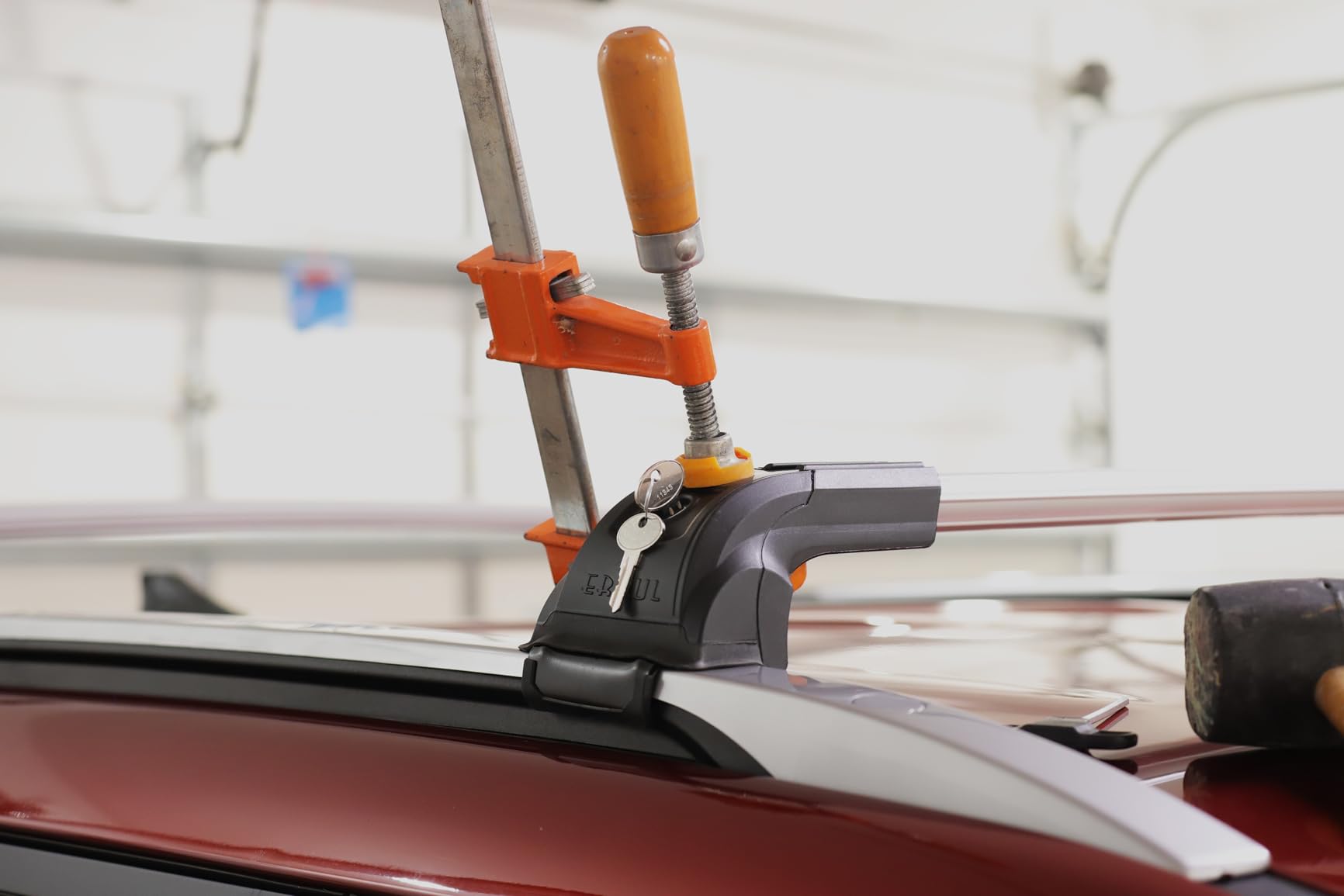 ERKUL Heavy Duty 220lb Roof Rack Cross Bars for 2021-2026 Kia Seltos S/SX/EX | Solid Metal Mounts | Aluminum Crossbars with Anti Theft Lock for Rooftop - Compatible with Flush Rails - Black customer photo 2