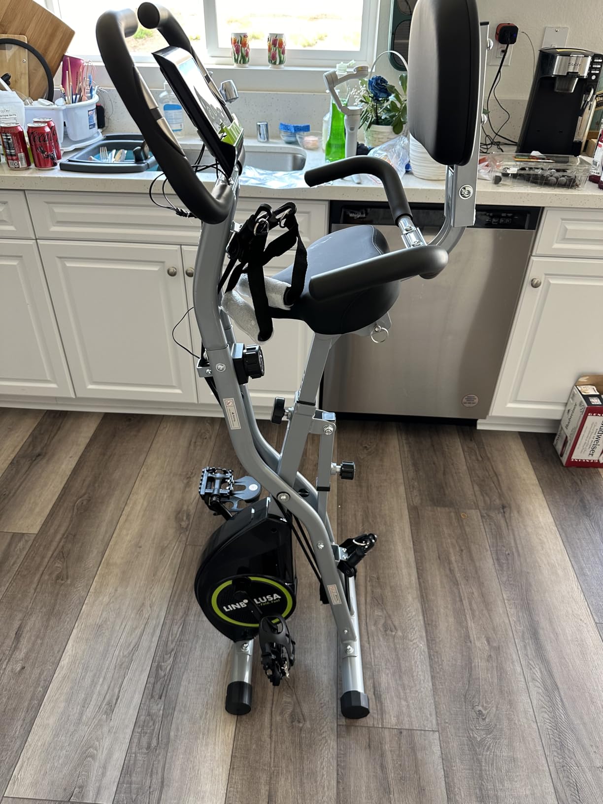 Foldable Exercise Bike for Small Apartments, Stationary Bikes for Home, Indoor Portable Cycling Bike with 16-Level Magnetic Resistance, 260LBS Capacity, 5.5 LBS Flywheel, for Small Space Workout 816 customer photo 1