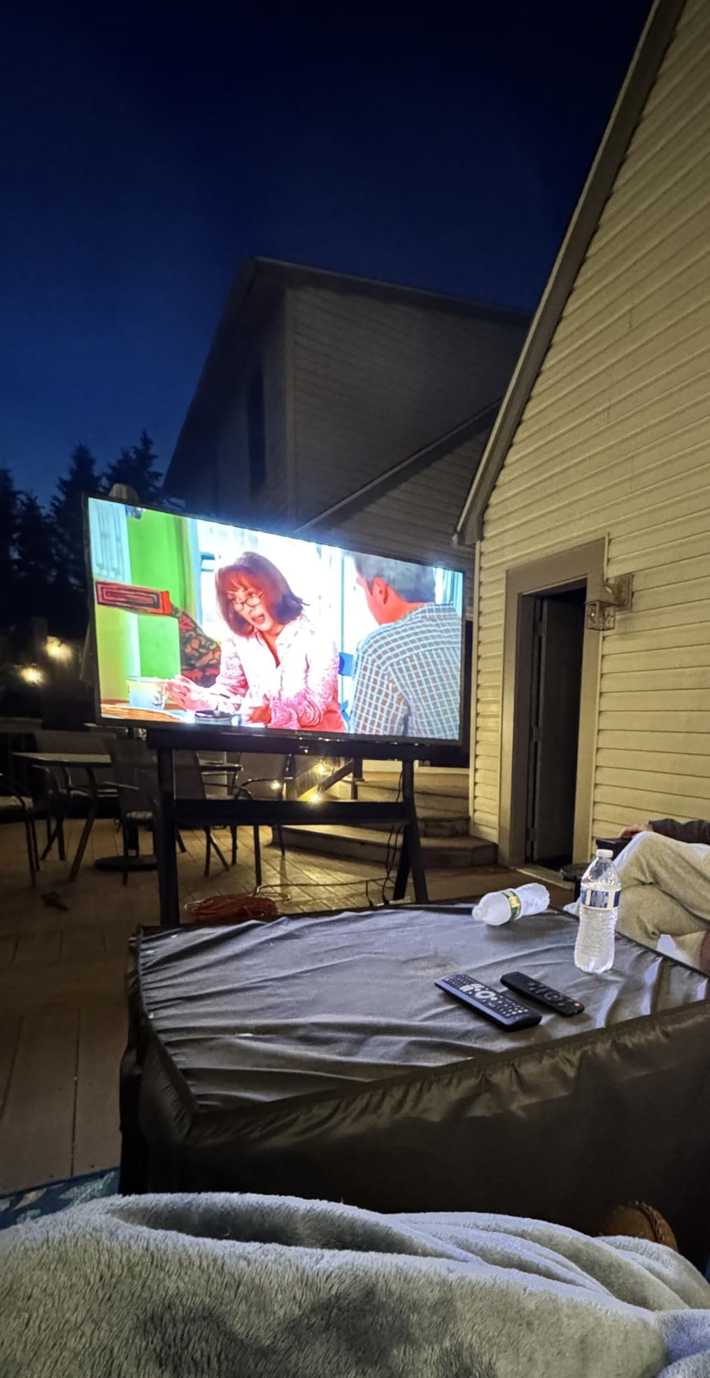 SYLVOX Outdoor TV, 43 inch 2000 nits Full Sun Outdoor TVs, Weatherproof TV customer photo 2