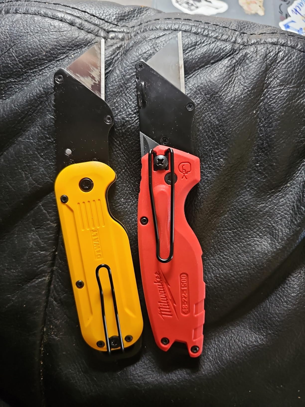 Dewalt Atomic Compact Series Push And Flip Folding Utility Knife customer photo 2