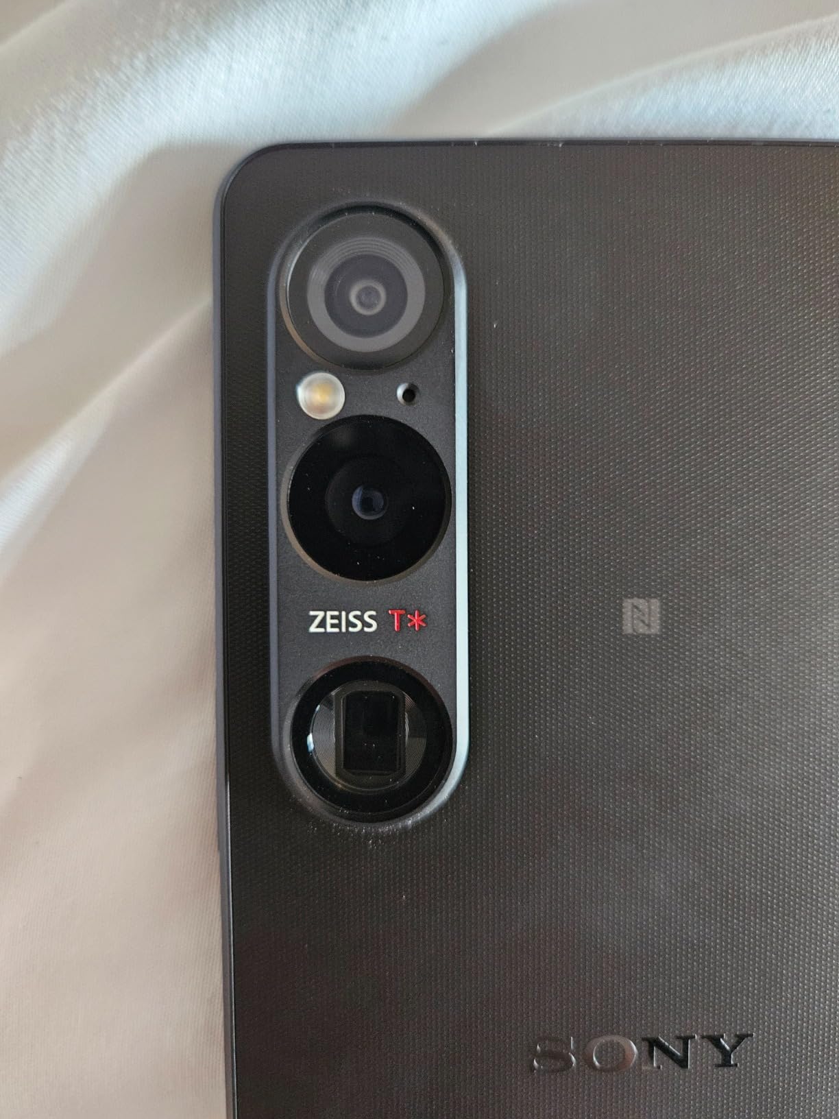 Xperia 1 VI XQ-EC72 5G Dual 256GB 12GB RAM Factory Unlocked (GSM Only | No CDMA - not Compatible with Verizon/Sprint) Global Version Smartphone - Black customer photo 2