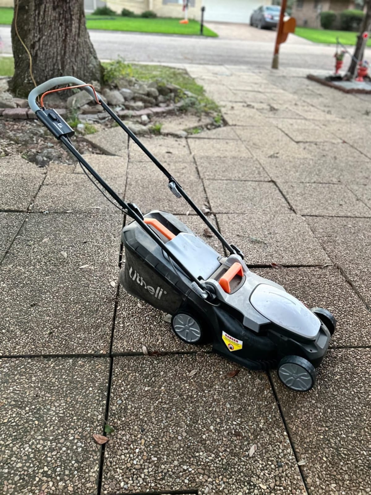 Litheli Cordless Lawn Mower 13 Inch, U20 Handy+ 20V Electric Lawn Mowers for Garden, Yard and Farm, 5 Heights Adjustment, Light Weight,4.0Ah Portable Battery Included customer photo 2