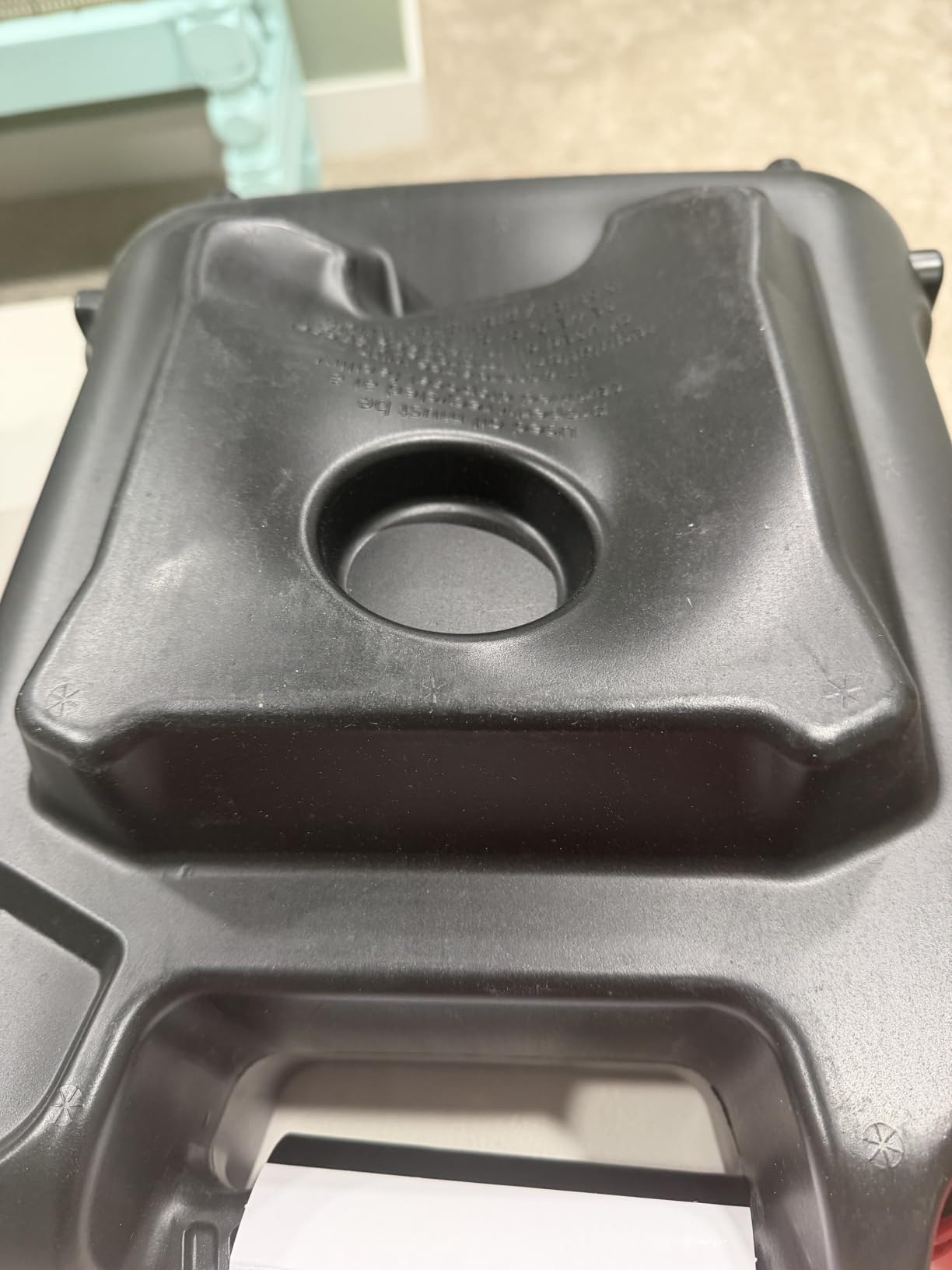 Performance Tool W4076 10-Quart Black Automotive Oil Drain Container | Make car oil and fluid changes easy. Deep pan catches waste. Tethered caps with drip-free gaskets. Integrated handles customer photo 2