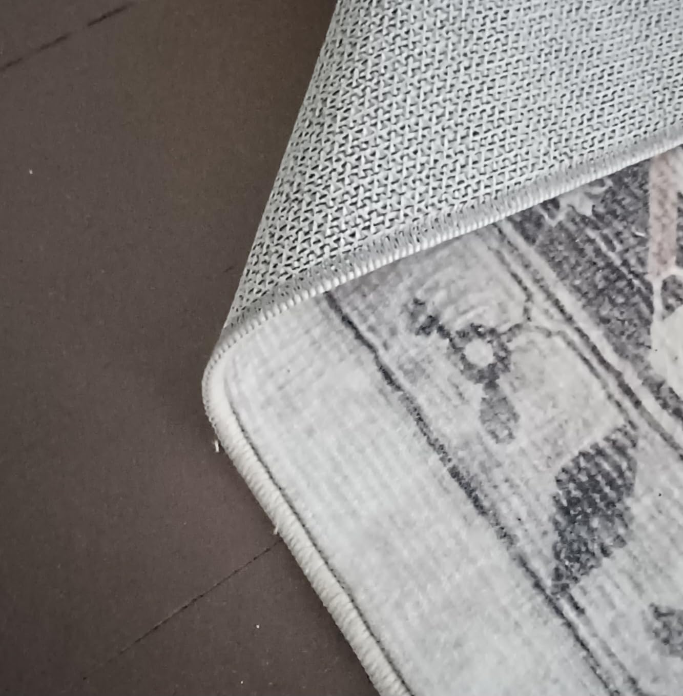AMADA HOMEFURNISHING 5x7 Area Rugs, Washable Living Room Rug Low-Profile with Non-Slip Backing & Durable Edge Binding, Vintage 5x7 Rugs for Living Room, Bedroom, Dinning Room customer photo 1