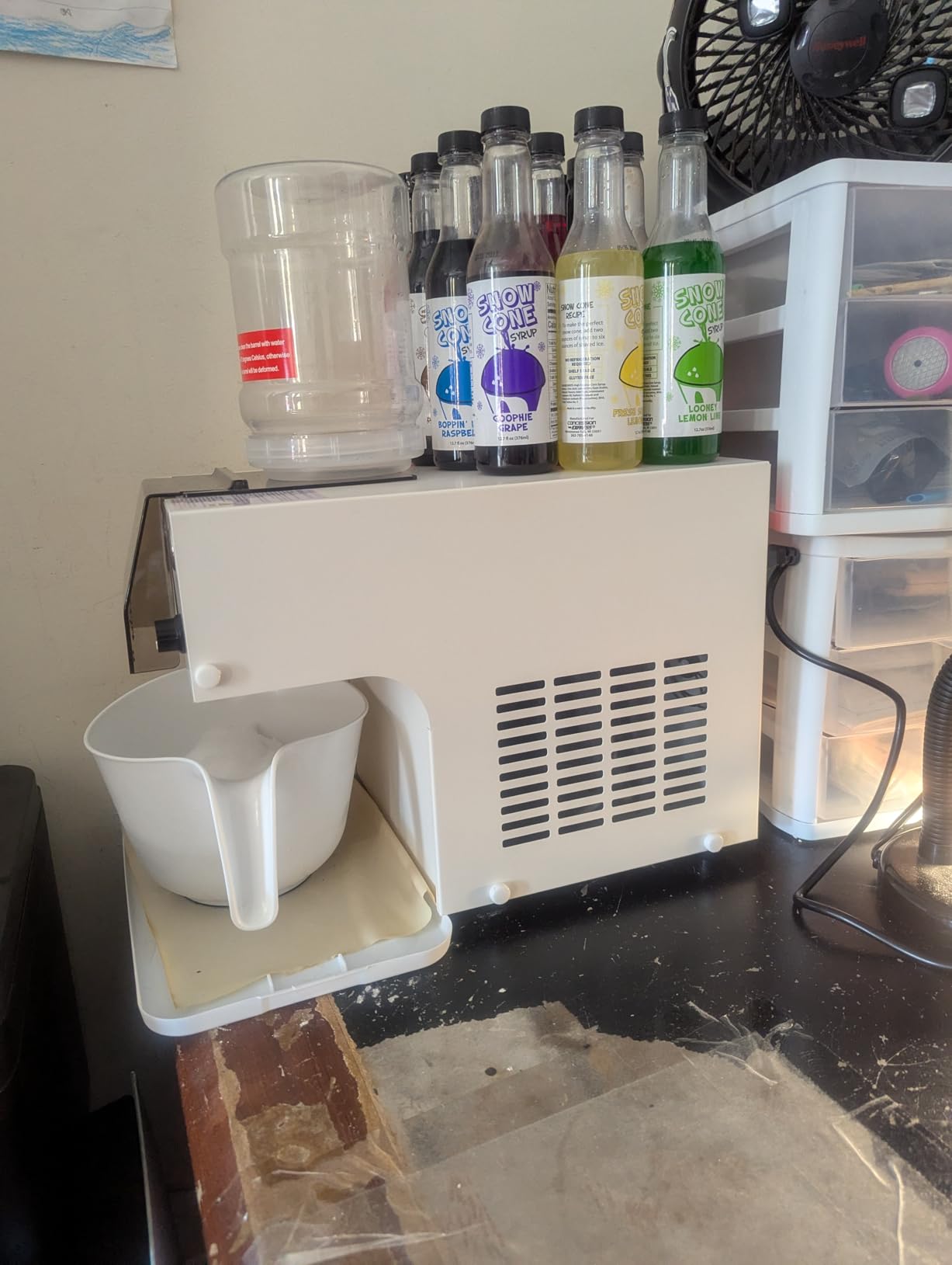 Snowflake Ice Machine, 330.6LBS/24H 660W Shaved Ice Machine, Rapid Cooling, Food-Grade Stainless Steel Material, Snowflake Ice Maker for Dessert, Ice Cream, Suitable for Party & Commercial Use customer photo 1