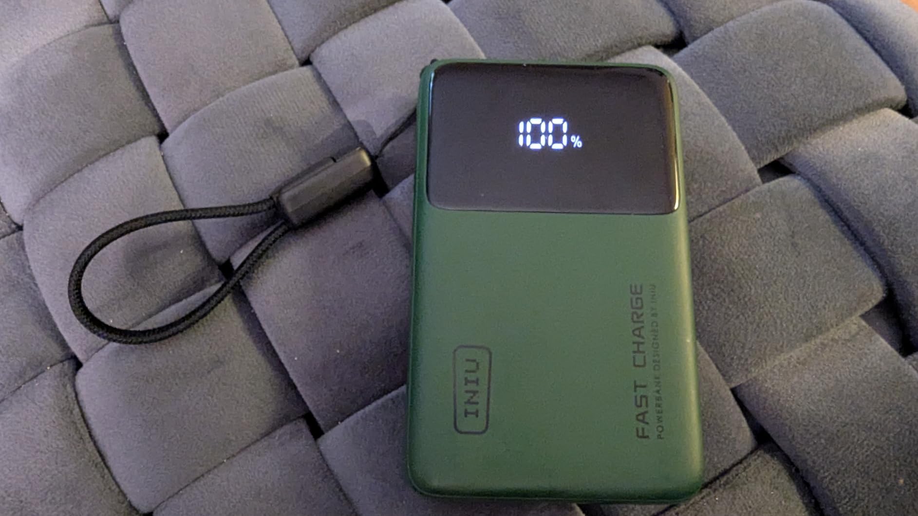 INIU Power Bank, Compact 10000mAh 45W PD Fast Charging Portable Charger | Detachable USB-C Cable, Stand, Flight-Safe, Travel, Flashlight, Battery Pack for iPhone 17 16, Samsung S26, iPad etc customer photo 2