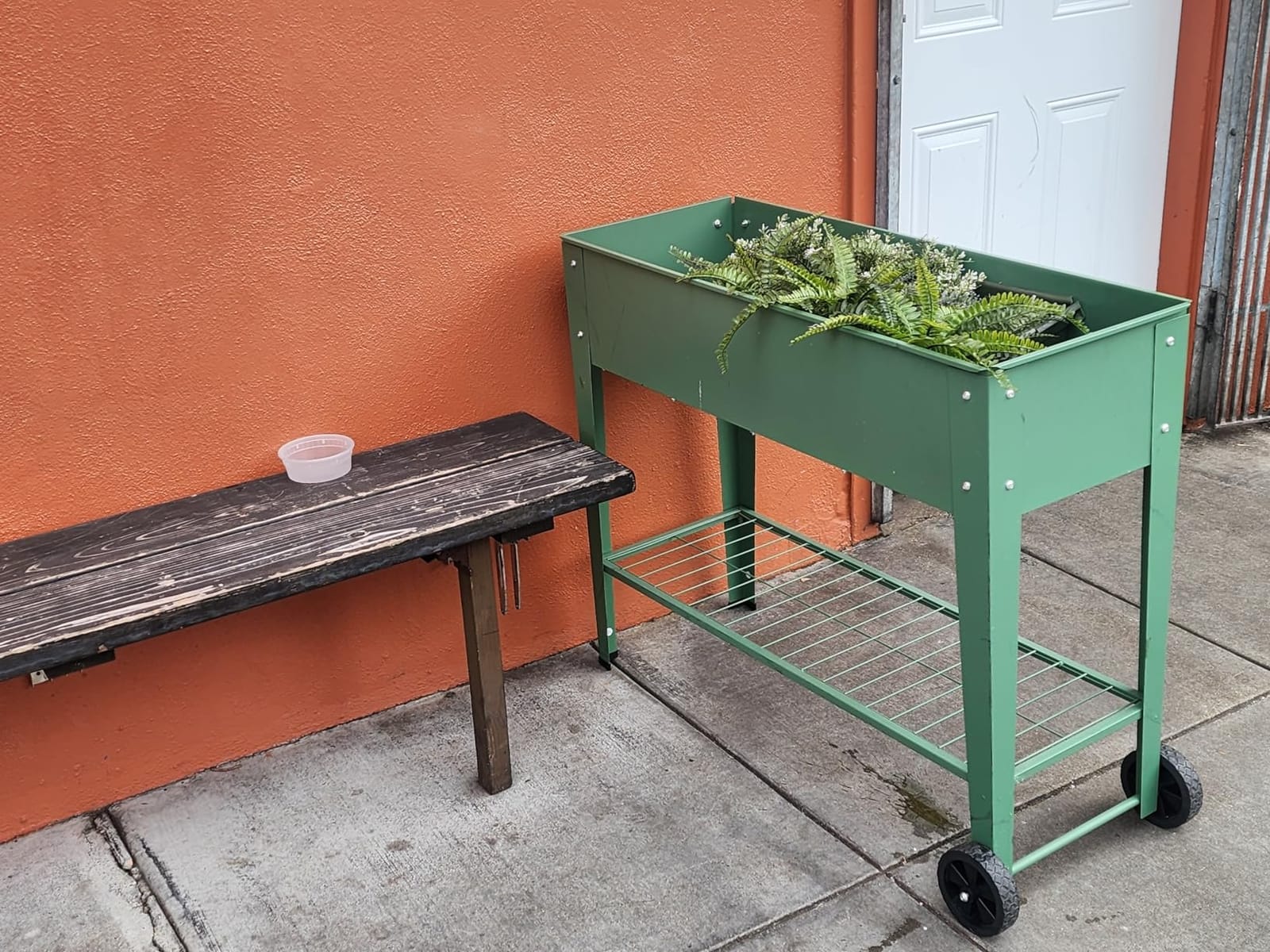 Raised Garden Bed with Legs and Wheels, Metal Outdoor, Green customer photo 1
