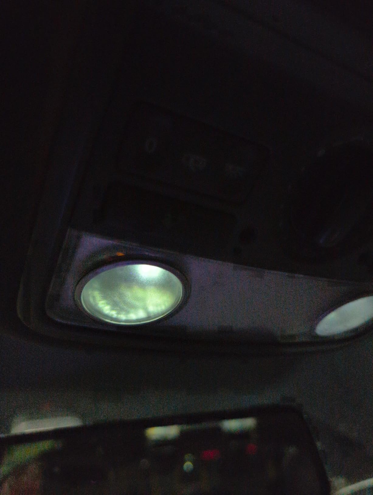 Zakolak 24PCS LED Interior Car Lights, Extremely Bright 6500K White LED Bulb Kit, Applicable to Dome Map Door Lights and Other Parts Replacement for Your Cars, to Help You See Inside The Car at Night customer photo 1