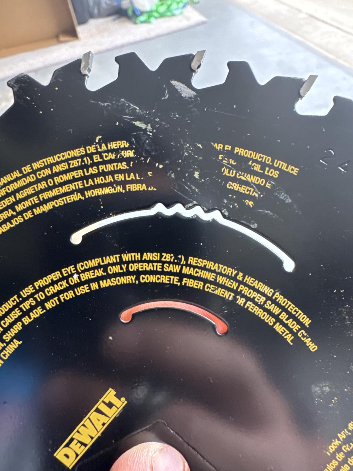 DEWALT 20V MAX XR Brushless Cordless 7-1/4 in. Circular Saw, Tool Only (DCS590B) customer photo 2