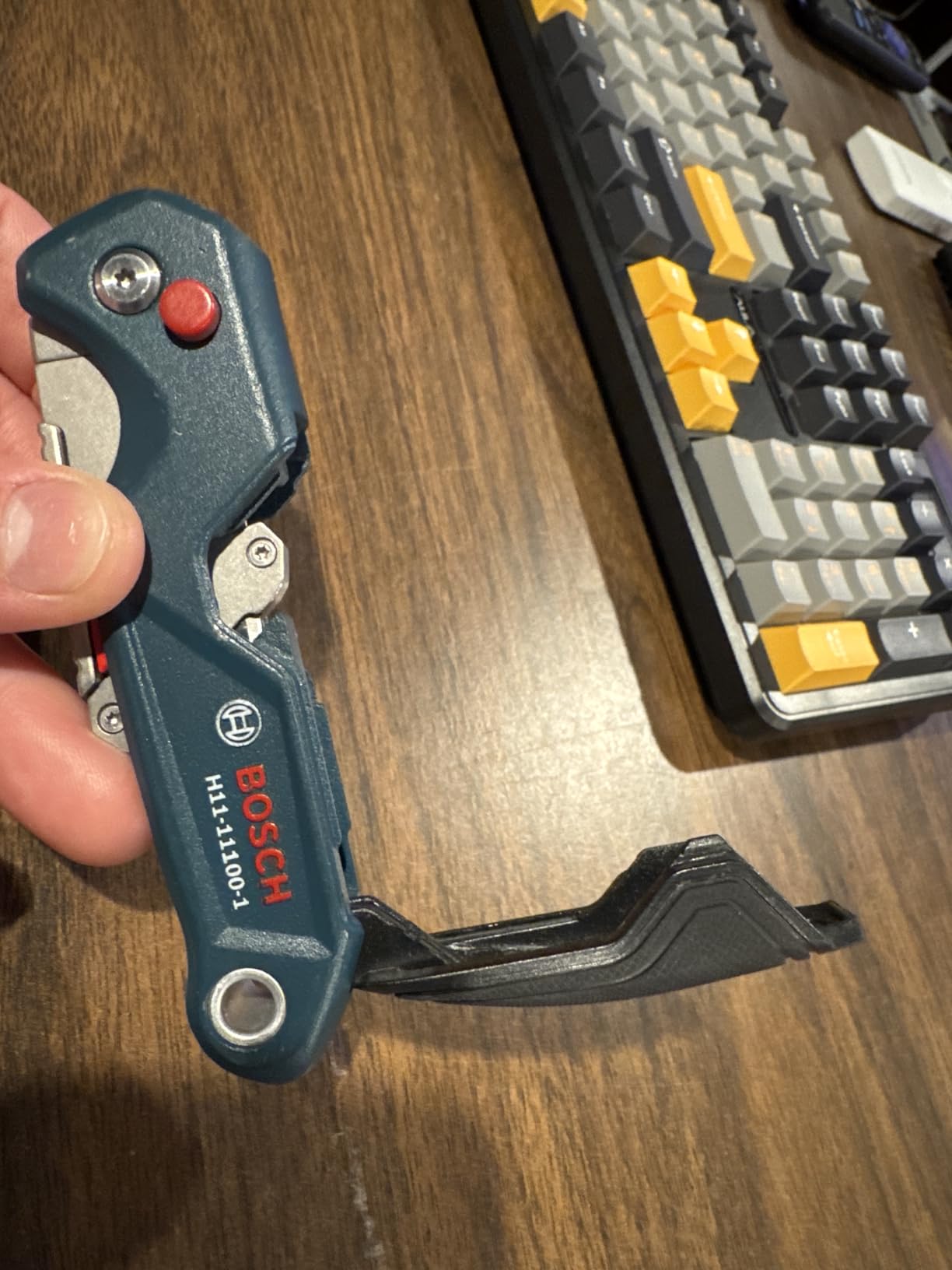 BOSCH H11-11100-1 Folding Utility Knife - Compact, Durable, 3 Blades with Integrated Blade Storage customer photo 1
