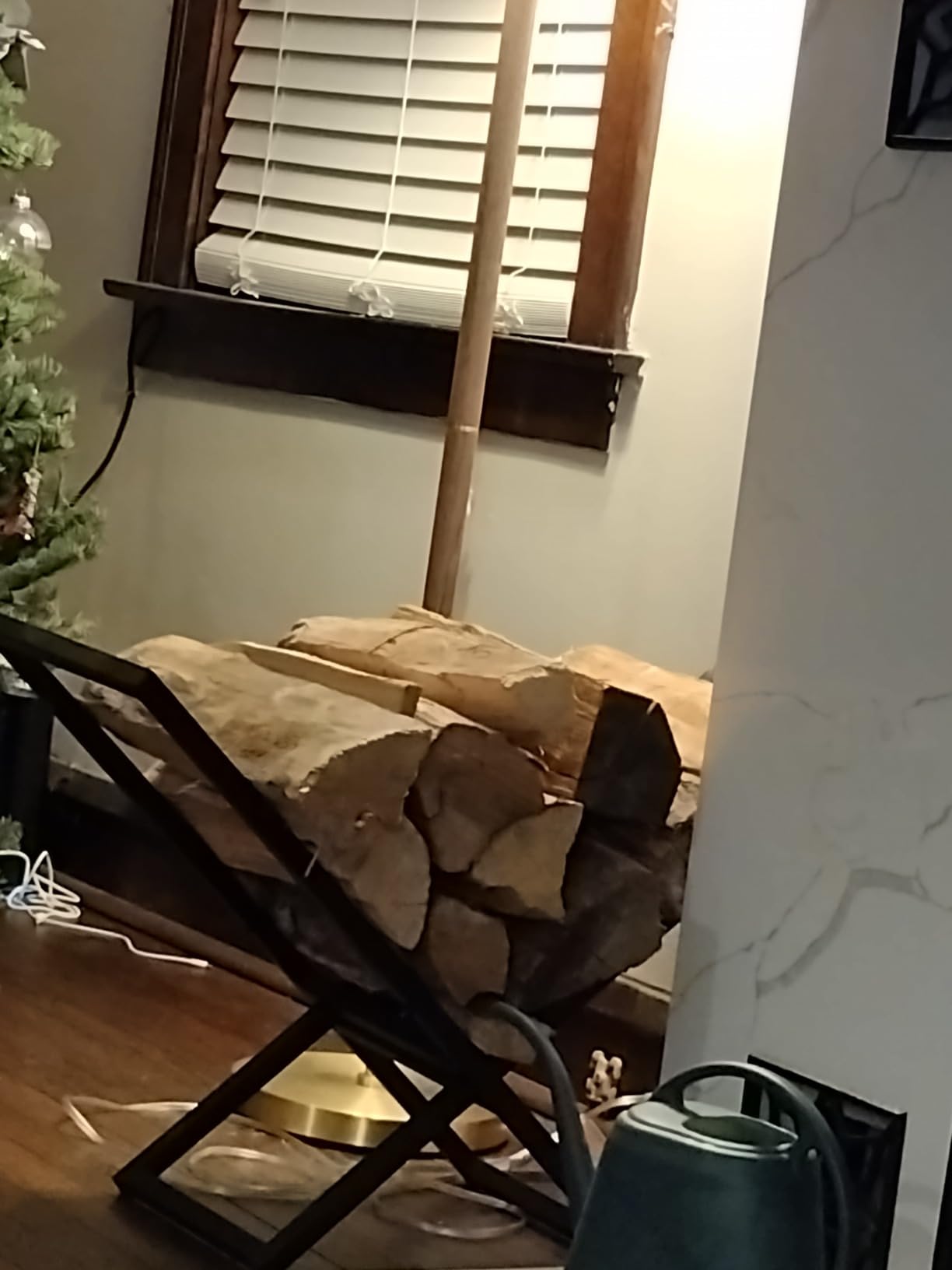 4FT Firewood Rack Indoor Outdoor with Log Carrier, Firewood Log Rack Holder with 4 Reinforced Metal Sheets for Fireplace Wood Storage, Heavy Duty Metal Pile Log Stand Stacker Holder for Patio Outdoor customer photo 2