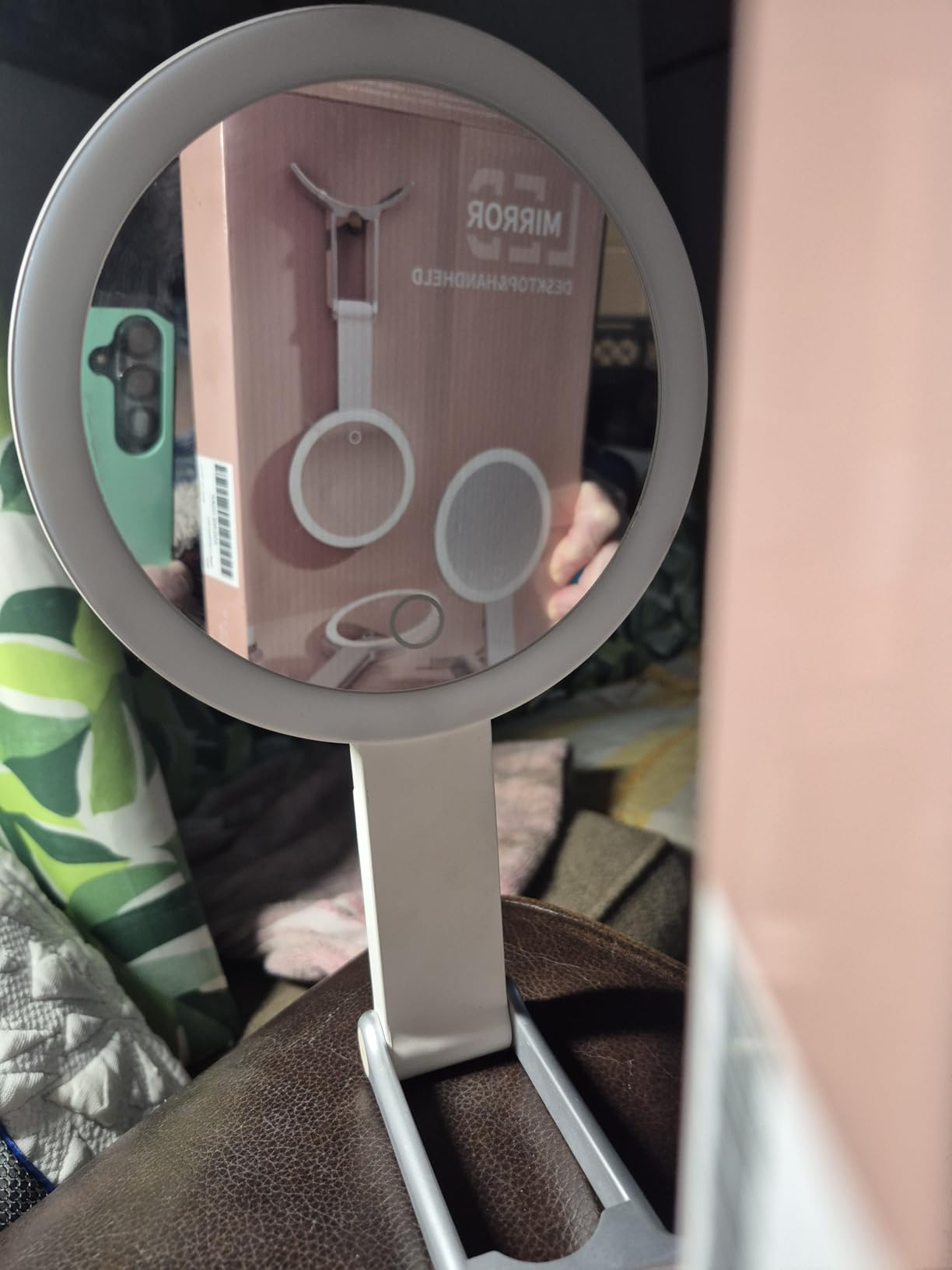 MIYADIVA 30X Magnifying Makeup Mirror with Light, Double-Sided 1X/30X Travel Makeup Mirror, 56 LED Lights, 3 Color Modes, Dimmable, USB-C Rechargeable, Portable Foldable Vanity Mirror for Women customer photo 2