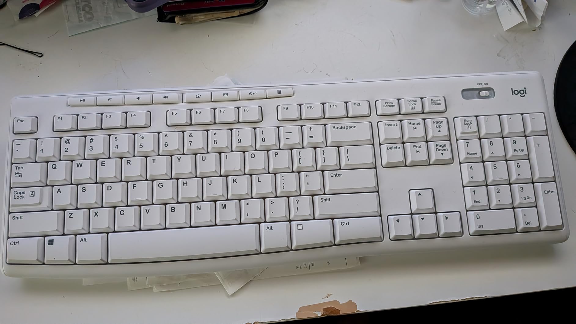 Logitech MK270 Full Size Wireless Keyboard and Mouse Combo - Off White customer photo 1