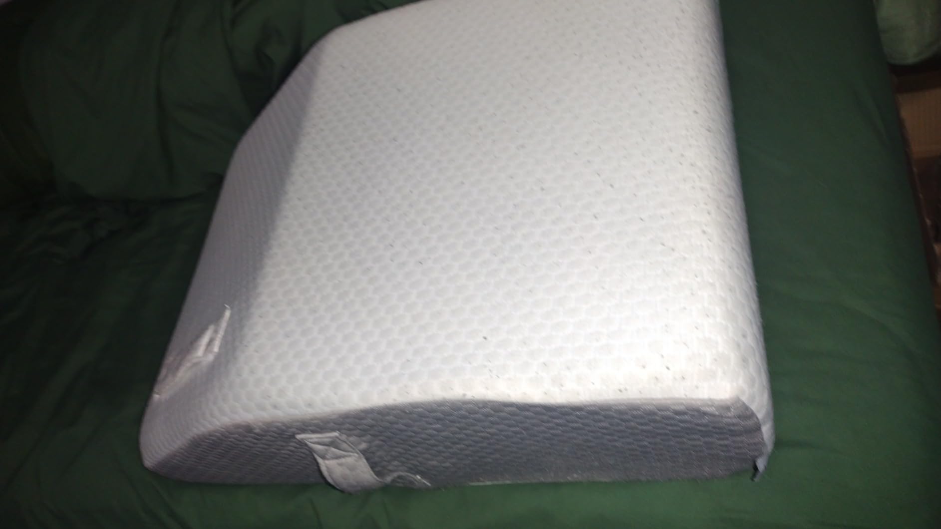 BIEEZZK Leg Elevation Pillow Blood Circulation, 23.6×16.8×8in, White/Grey customer photo 1