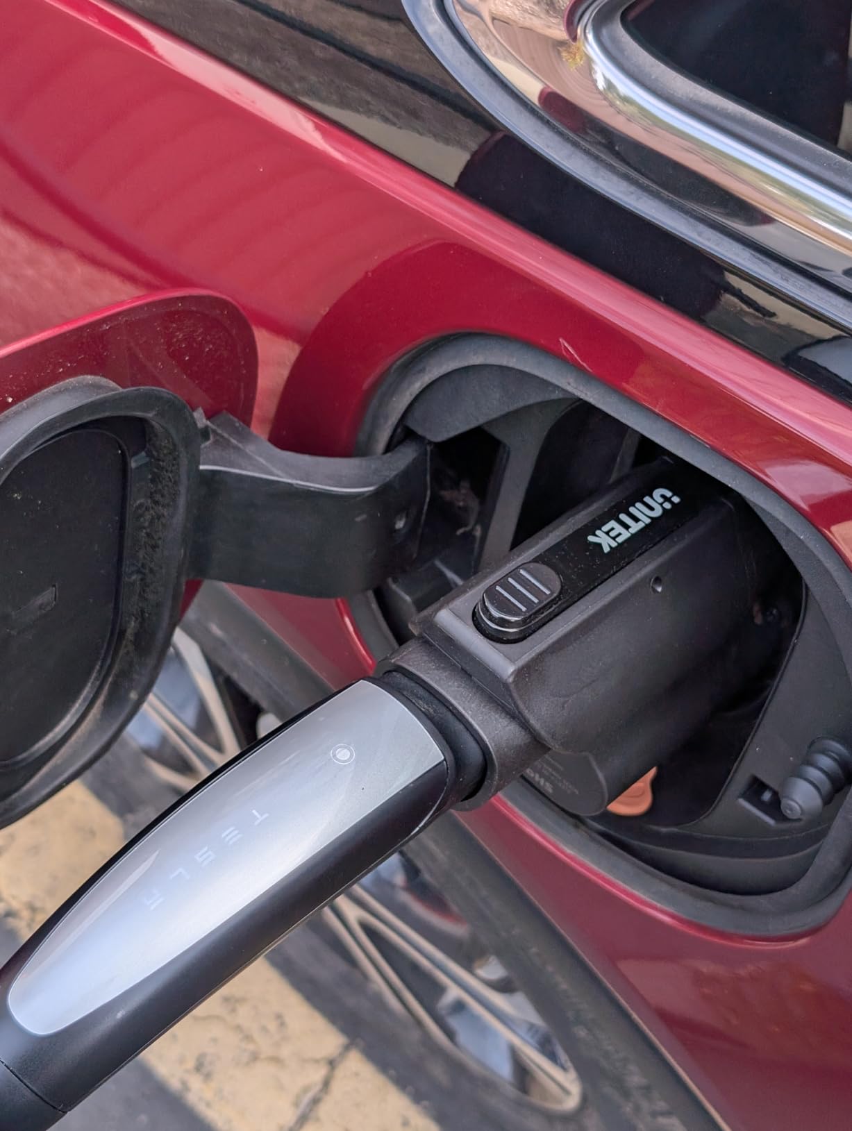 Unitek NACS to CCS1 Adapter for Tesla Supercharger, Max 300kW Fast Charge | Access 15,000+ Superchargers, Fit for Ford,Rivian,GM EVs, Non-Tesla EV, Dual-Lock, Temperature Control, Portable With Bag customer photo 1