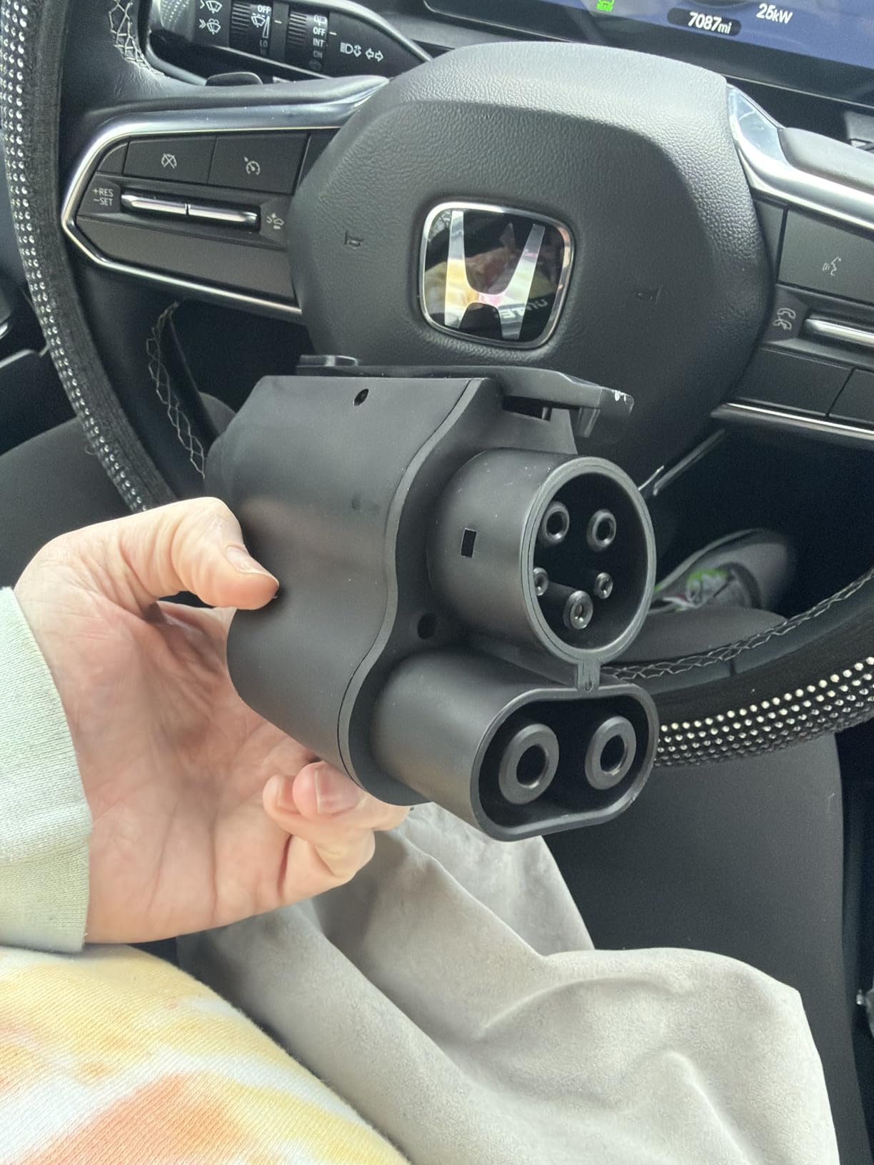 Unitek NACS to CCS1 Adapter for Tesla Supercharger, Max 300kW Fast Charge | Access 15,000+ Superchargers, Fit for Ford,Rivian,GM EVs, Non-Tesla EV, Dual-Lock, Temperature Control, Portable With Bag customer photo 2
