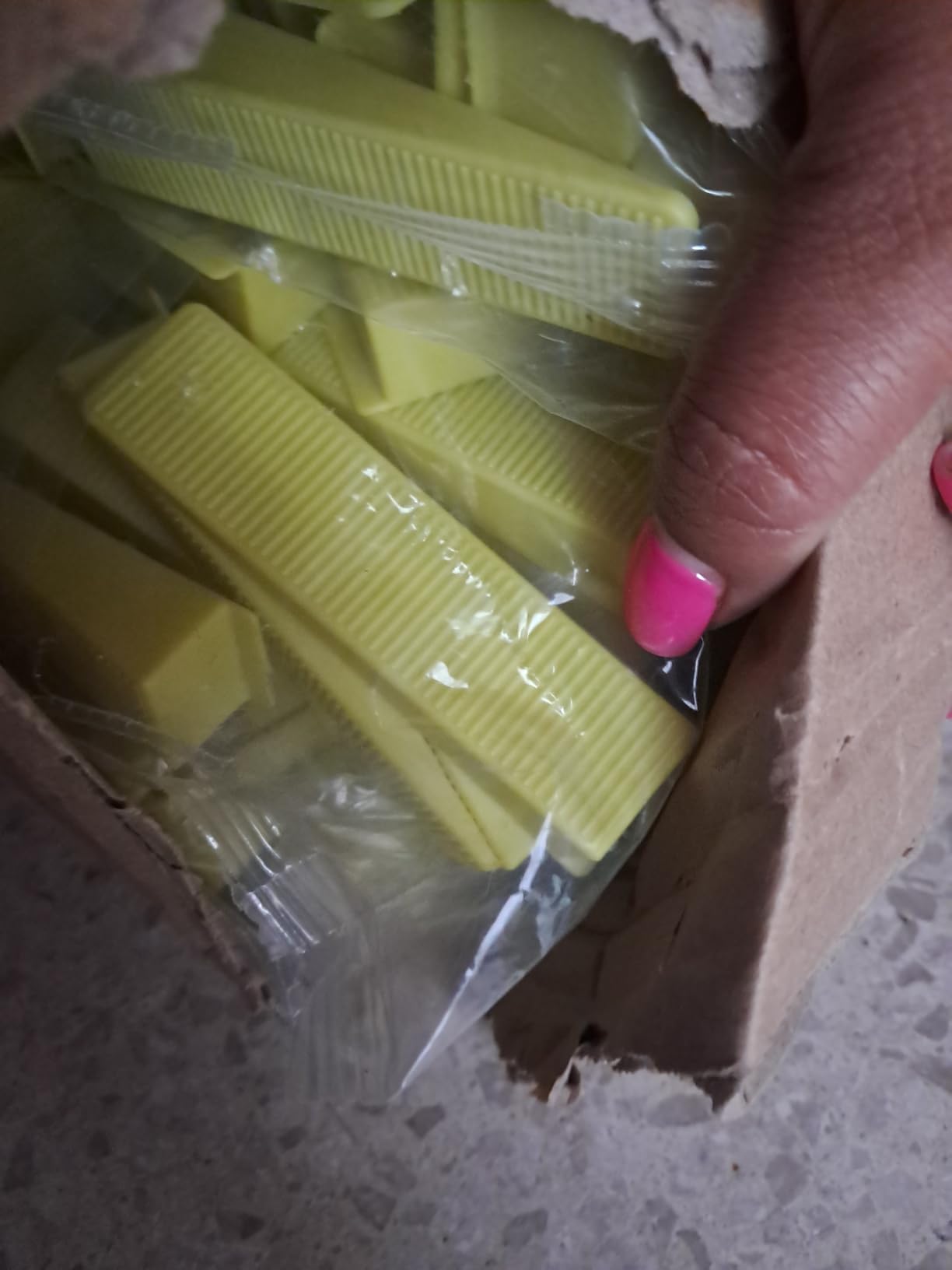 Tile Leveling System Wedges, 1000pcs Reusable Tile Leveler Wedges for 1/8