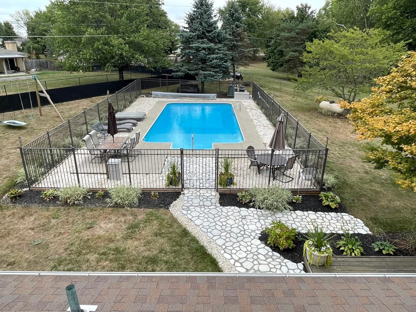 VEVOR Inground Pool Safety Cover, 16 ft x 32 ft Rectangular Winter Pool Cover, Triple Stitched, High Strength Mesh PP Material with Good Rain Permeability (Fit 16x32ft Pools) customer photo 2