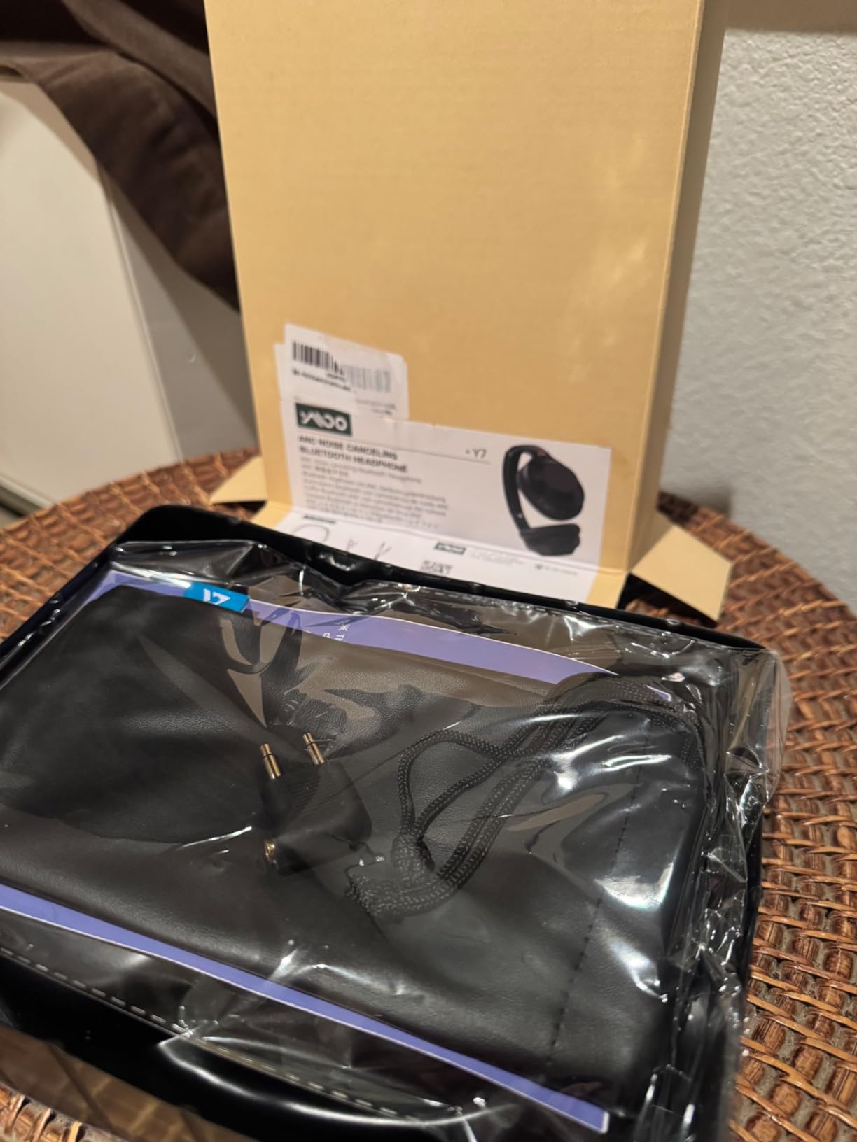 YMOO Active Noise Cancelling Headphones for Airplane Travel customer photo 1