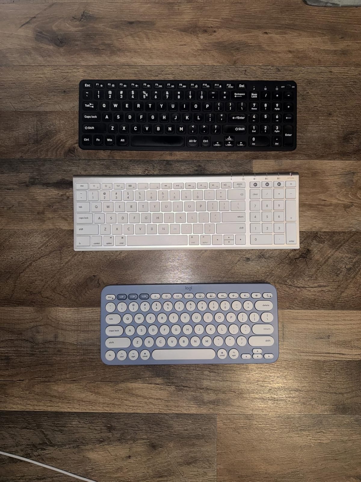 OMOTON Ultra-Slim Wireless Keyboard for Mac (MacOS 10.10+), Compact Size customer photo 2