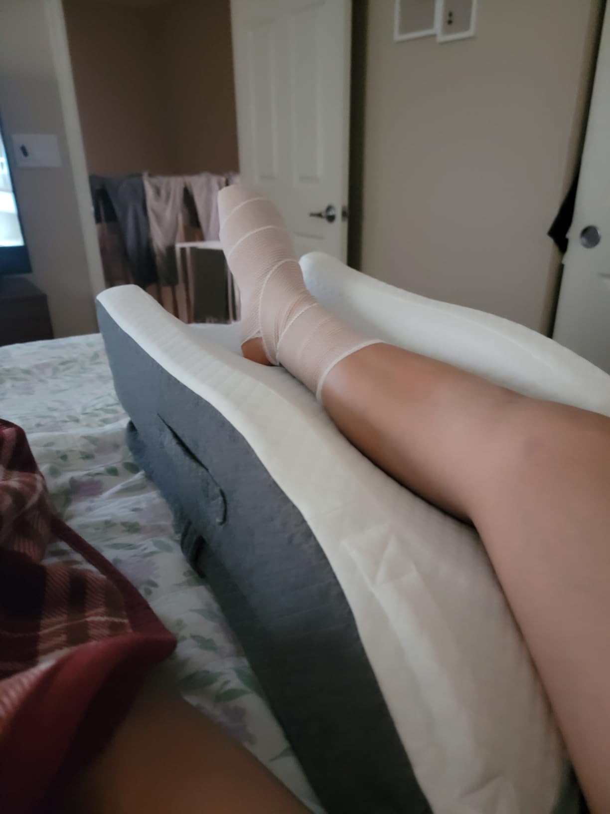 TranquilRelax Leg Elevation Pillows for After Surgery, Wedge Pillow, Grey customer photo 1
