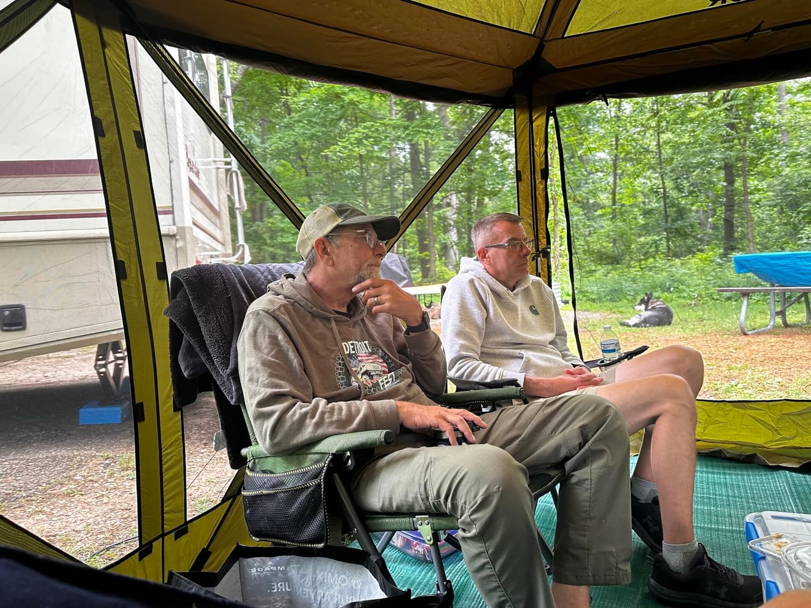 VEVOR Pop Up Gazebo Screen Tent 6 Sided Canopy Sun Shelter with 6 Removable Privacy Wind Cloths & Mesh Windows, 10x10FT Quick Set Screen Tent with Mosquito Netting, Army Green customer photo 1