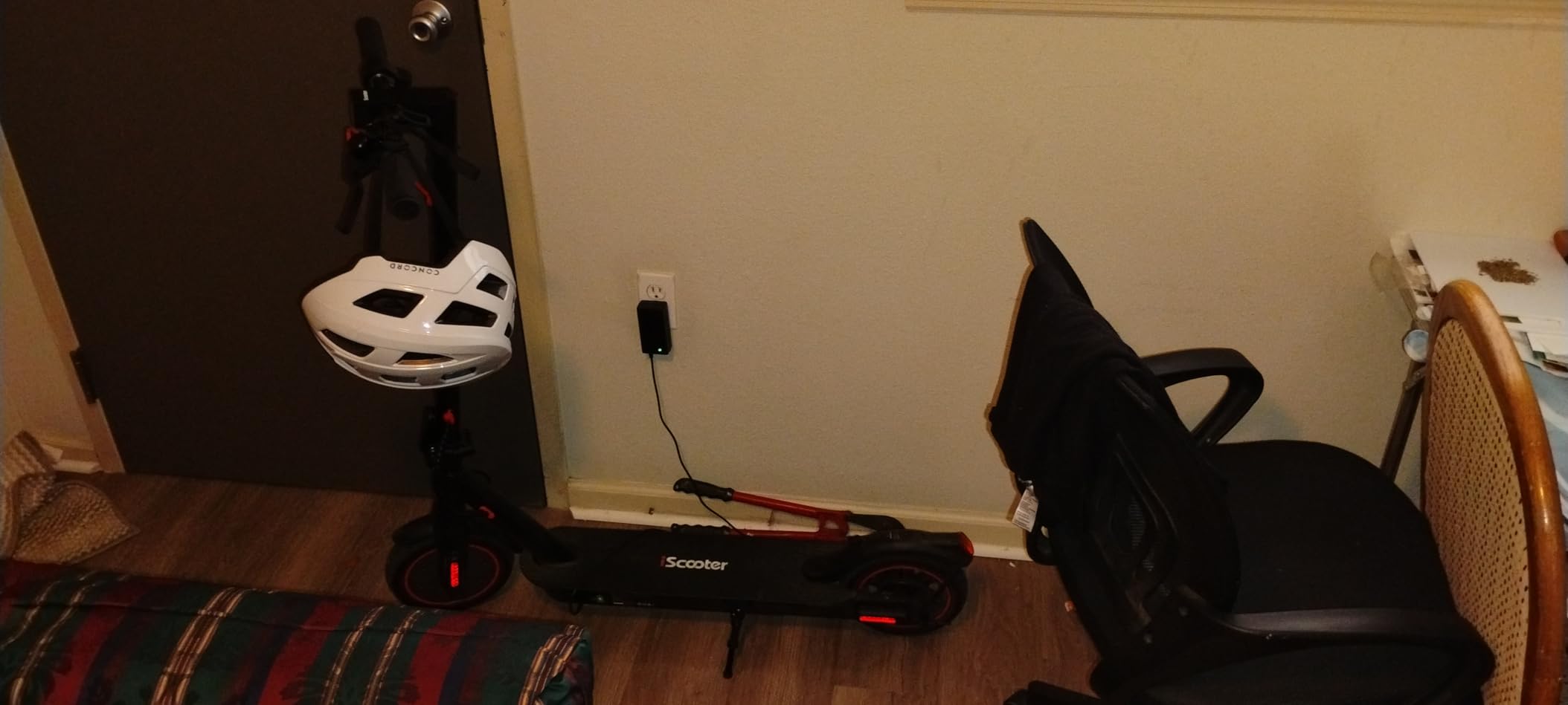 iScooter Electric Scooter for Adults, Foldable E-Scooter for Commuting customer photo 2