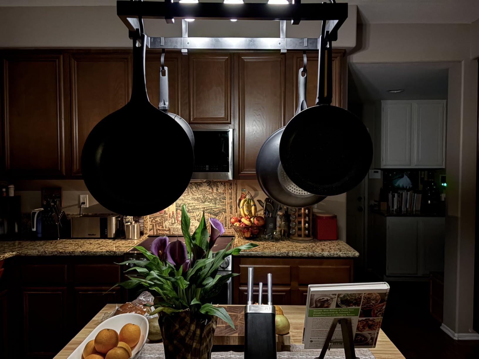 WUZUPS 5-Light Metal Pot Hanging Rack Chandelier Linear Pendant Ceiling Lighting Rustic Farmhouse Fixture Kitchen Island Dining Room, H 9.8