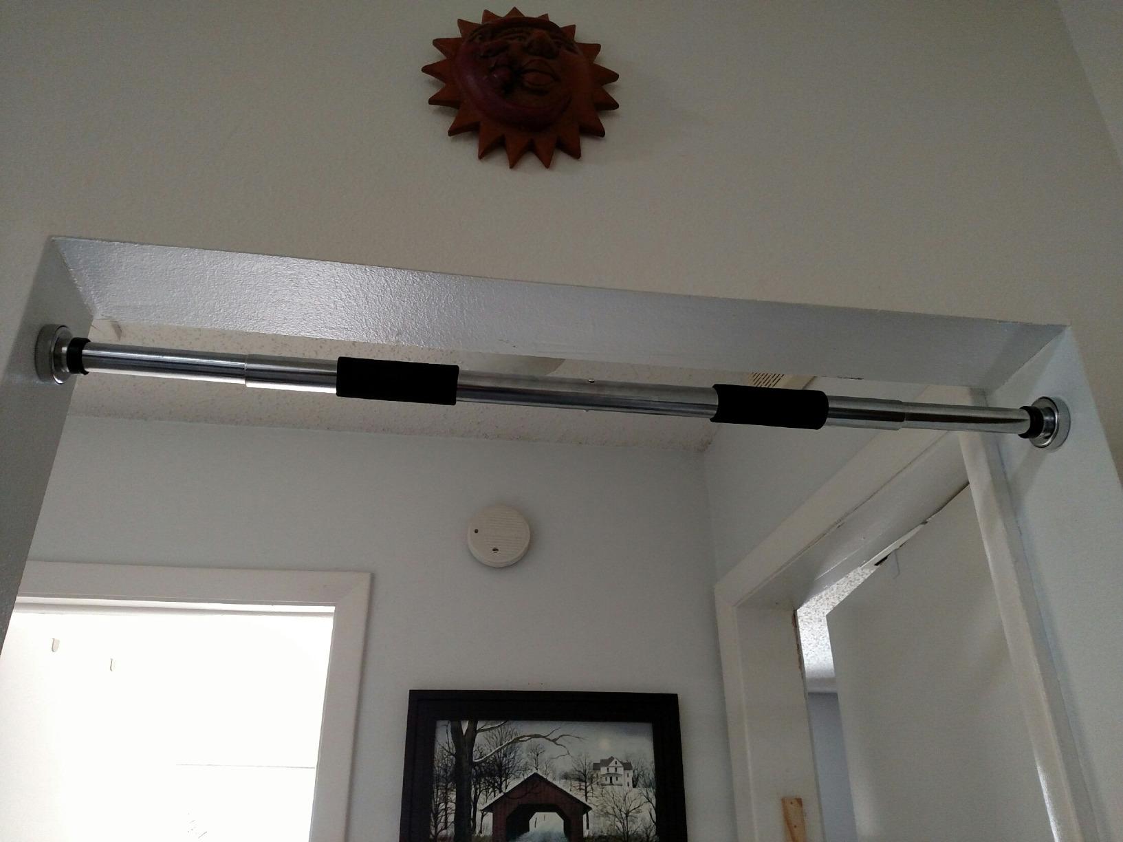 Sunny Health & Fitness Adjustable Doorway Chin Up/Pull Up Bar customer photo 1