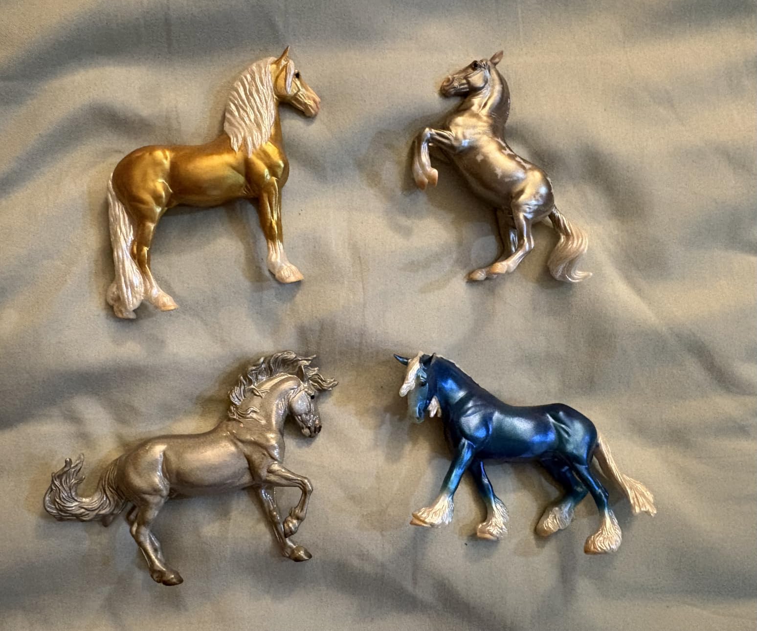 Breyer Brilliance Gift Set 75th Anniversary Limited Edition B-SM-10257, Multicolor customer photo 2