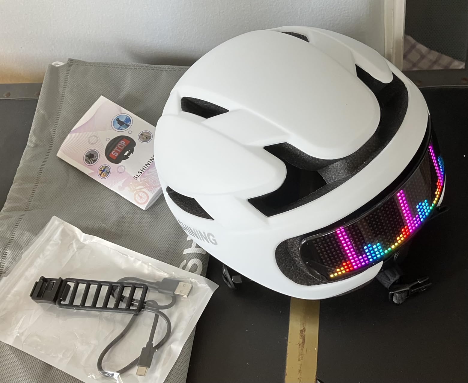 Bike Helmet, Bicycle Helmets with Light, 360° High Visibility LED Display, Lightweight Adjustable Mountain Bike Helmet with Turn Signals, Smart APP Controlled, Helmets for Adults, Youth, Men & Women customer photo 1