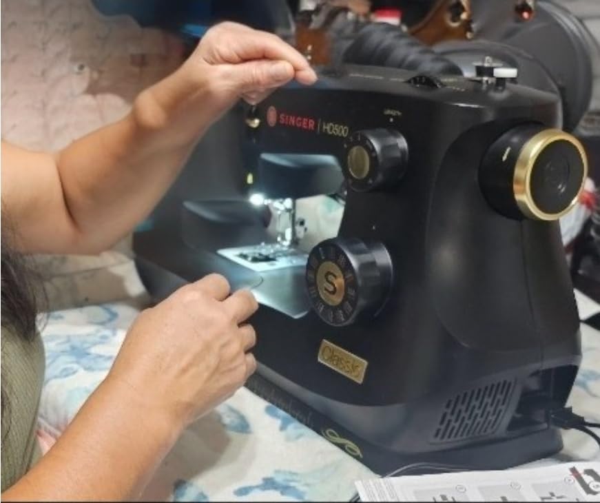 SINGER Super Bundle, Heavy Duty 500 Sewing Machine with Carrying Case, 23 built-in stitches, high speed motor, strong piercing power, 1-step buttonhole, metal frame customer photo 2