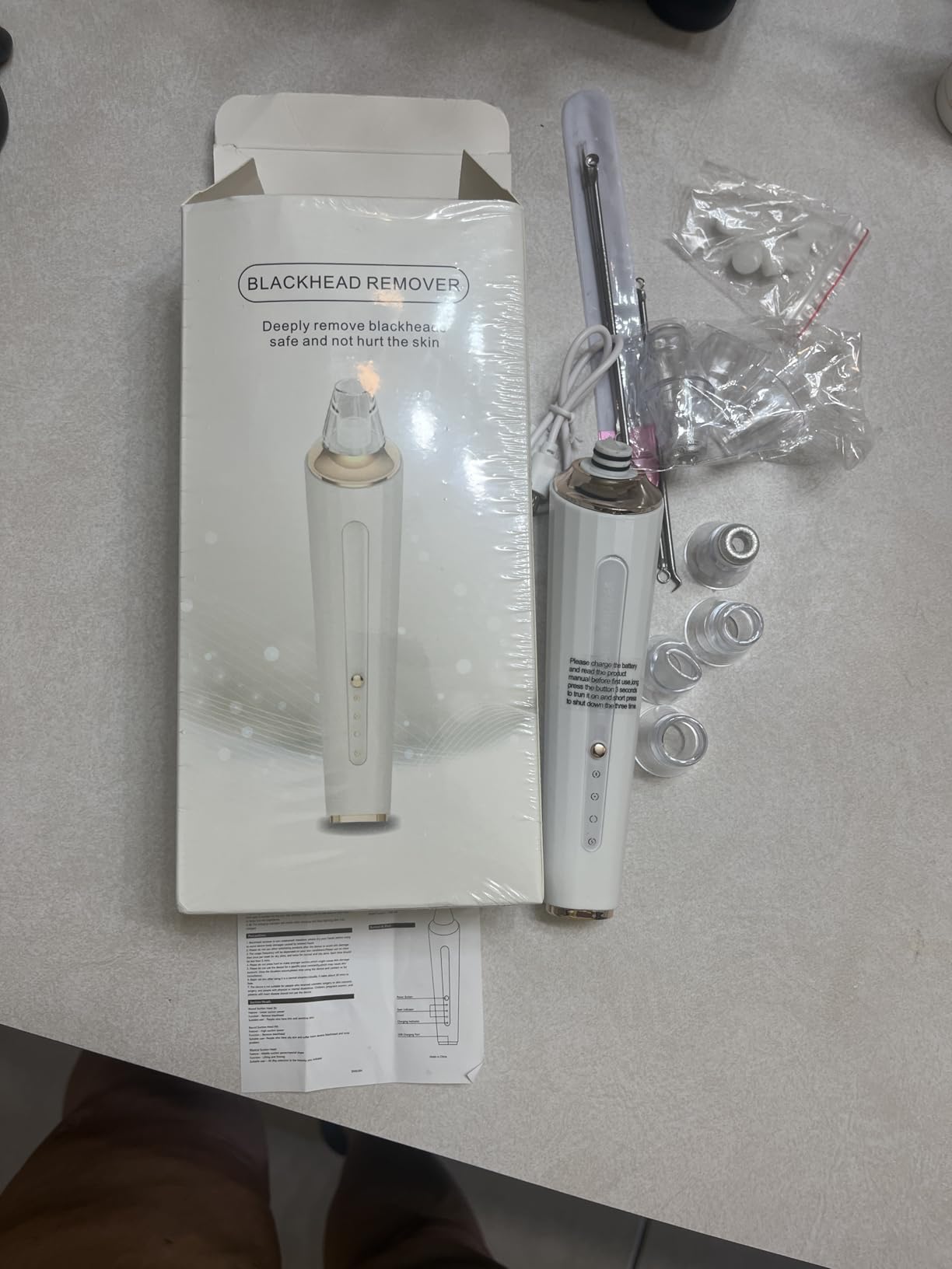 Blackhead Remover Pore Vacuum, Upgraded USB Rechargeable Facial Pore Cleaner Blackhead Removal Kit with 3 Suction Power,5 Probes Black Head Extractions Tool for Women & Men (Snowy) customer photo 1