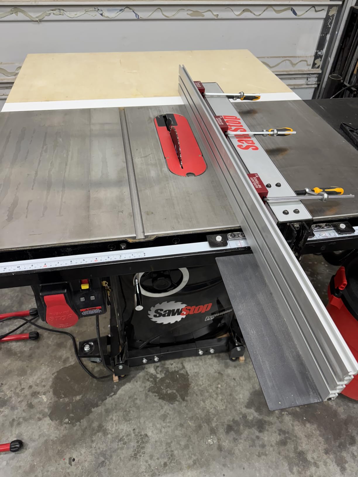 Woodpeckers Auxiliary Rip Fence, 36 Inch Job Site Table Saw Fence Extension, Infeed or Outfeed Support, T-Track Slots, Clamping Blocks - ARF-BSCS customer photo 1