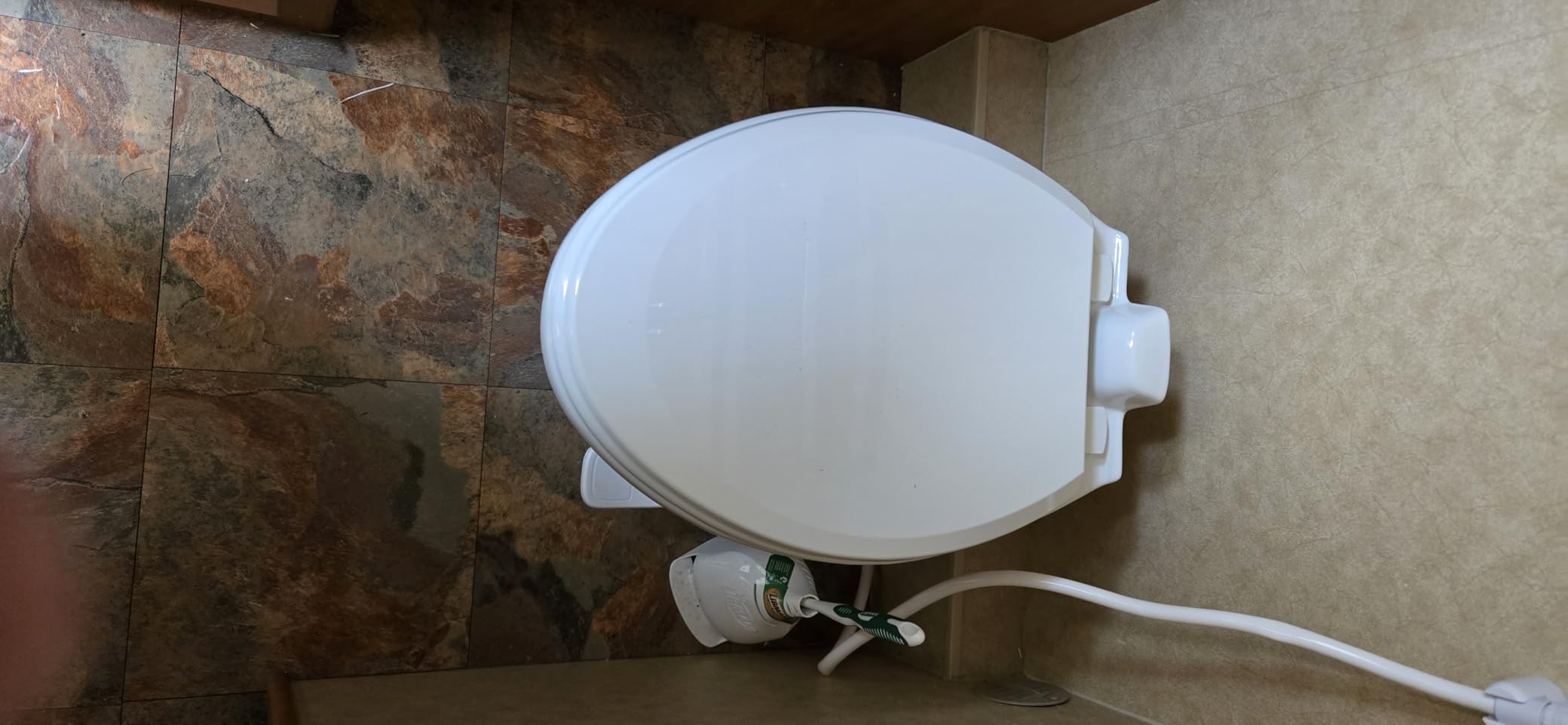 SEAFLO Porcelain RV Toilet with Sprayer Attachment - Elongated Bowl 19