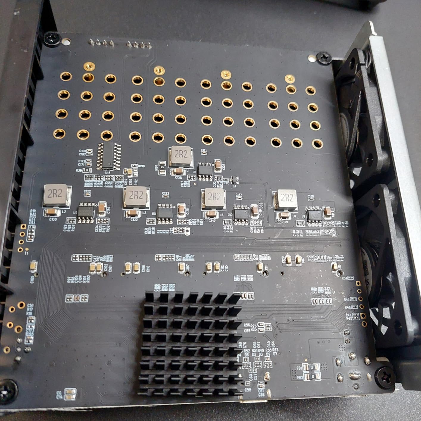 TERRAMASTER D4 SSD NVMe Enclosure 40Gbps 4Bay USB Storage Type-C (Diskless) customer photo 2