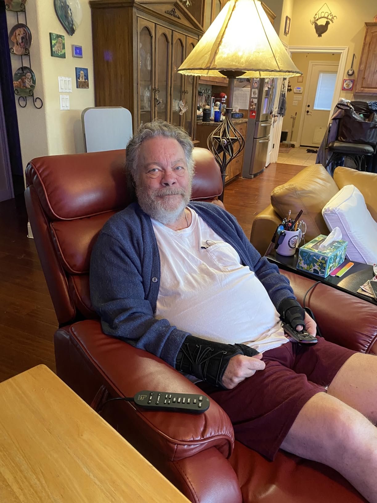 EONIX Dual Motor Power Lift Recliner Chair for Elderly with Heat & Massage | Independently Controlled Backrest & Extended Footrest, Infinite Position, Home Function, Lay Flat, Breathable Leather, White customer photo 2