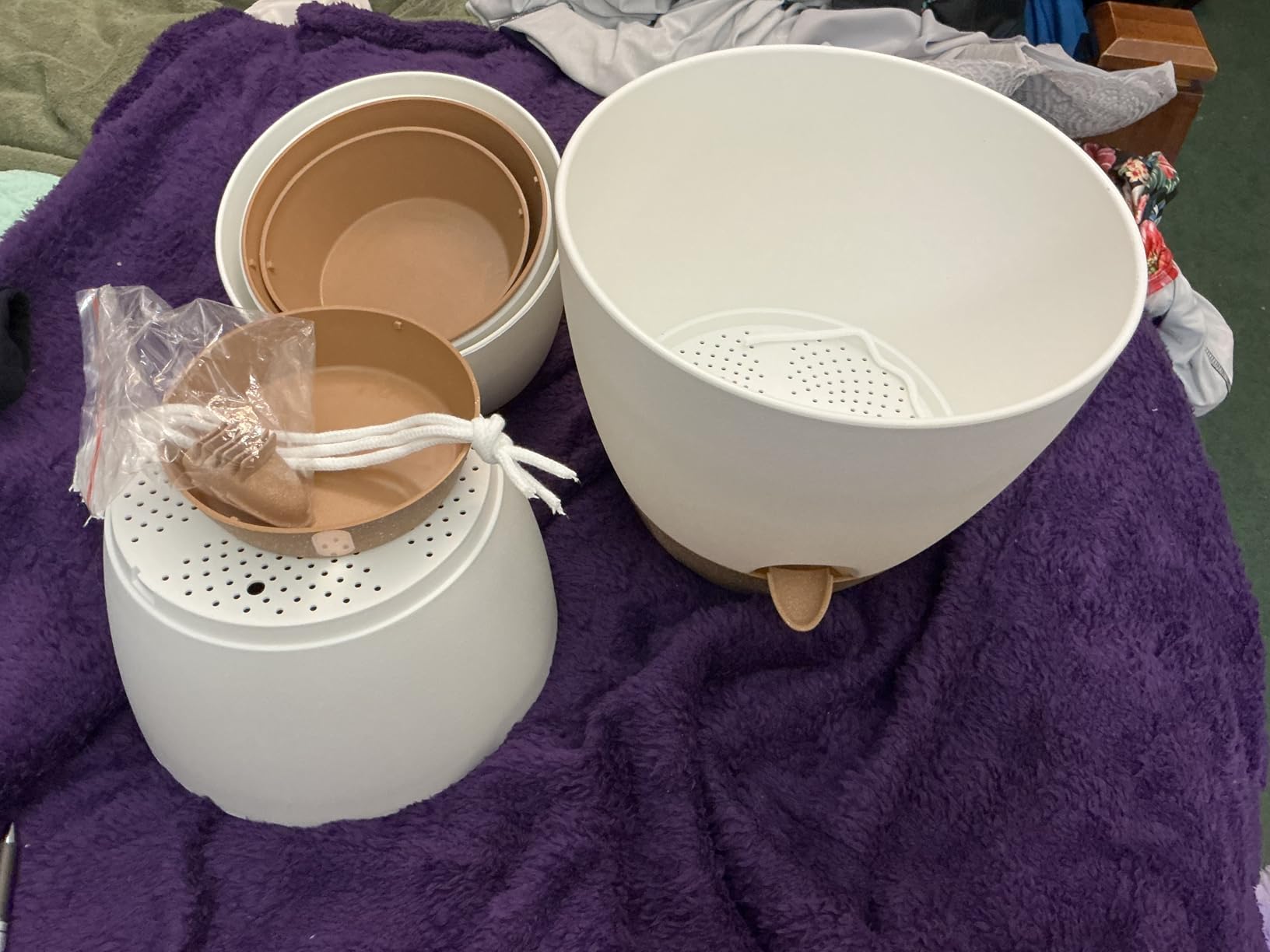 12/10/9/8 inch Self Watering Pots with Visual Water Window, Extra Large Self Watering Plant Pot with Drainage Holes and Saucers, White Flower Pots for Indoor Plants customer photo 1