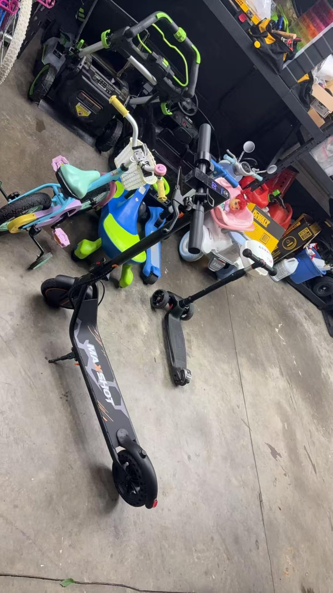 Maxshot Electric Scooter, 350W/500W Powerful Motor, 19-20 MPH Max Speed, 15-28 Miles Range, Foldable escooter with Dual Braking Systems, Smart APP customer photo 1
