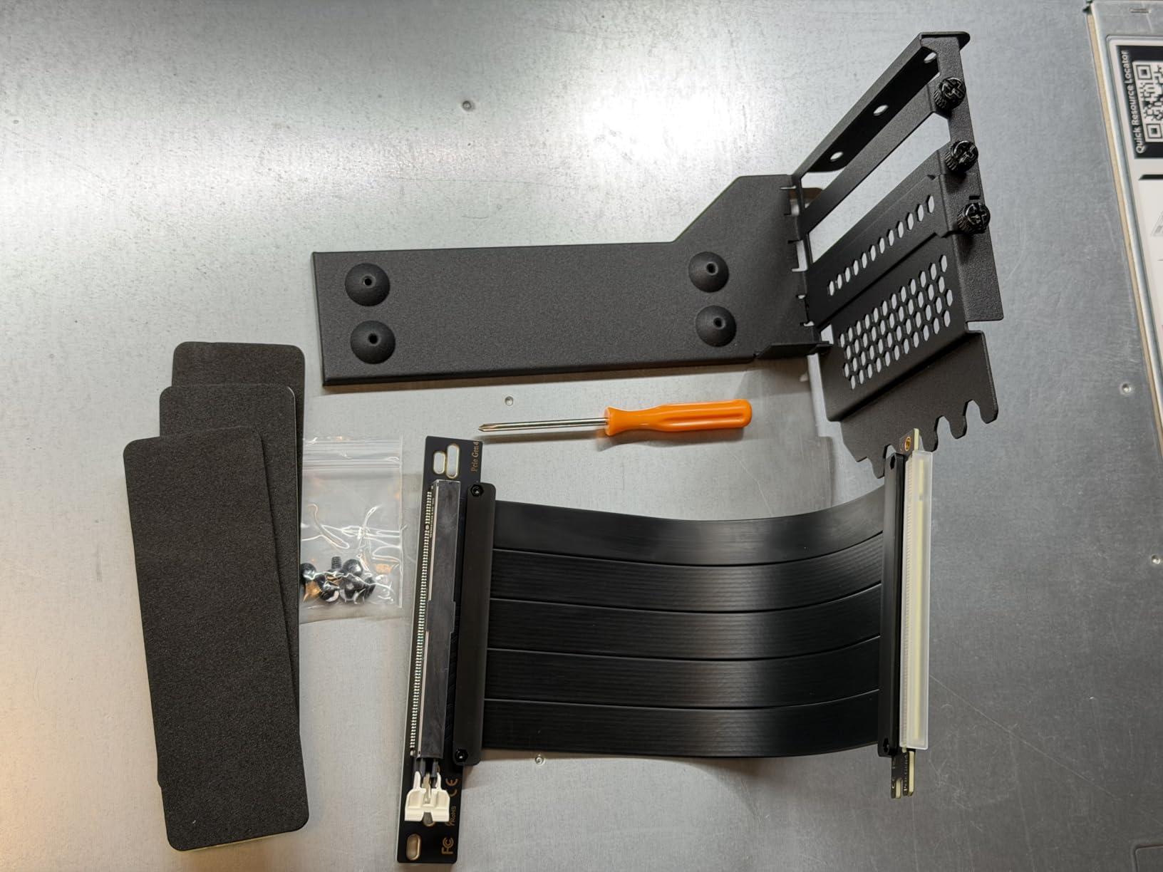 GLOTRENDS PCIe 4.0 2-Slot GPU Vertical Mount Bracket, Fully Open 7-Slot PCIe/PCI Bracket Panel for Installation customer photo 2