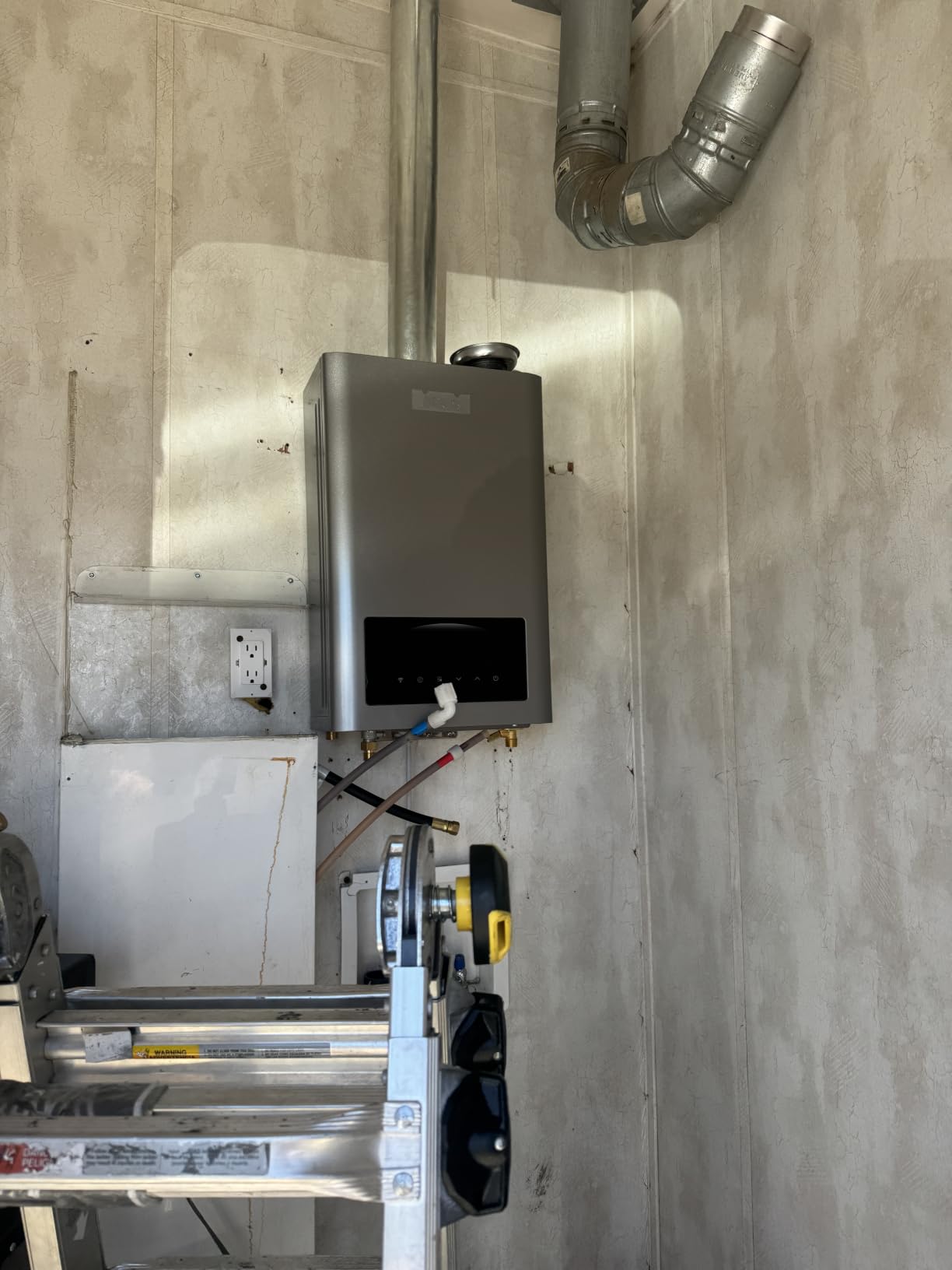 APUS Tankless Water Heater Propane, 140,000 BTU Indoor Installation Up to 6.8 GPM, Zero Cold Water Technology for Instant Hot Water on Demand, Smart Wi-Fi App Control customer photo 1