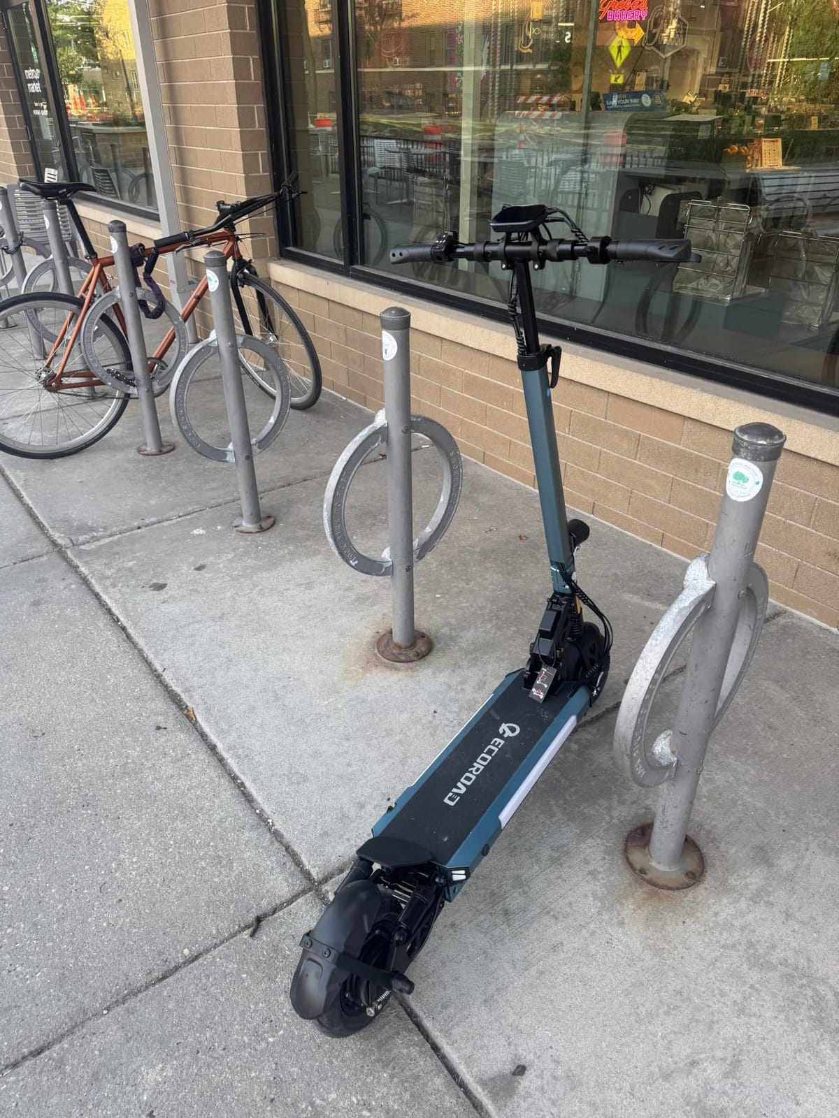 ECOROAD Electric Scooter for Adults 750W 25 MPH 30-35 Miles Long Range customer photo 2