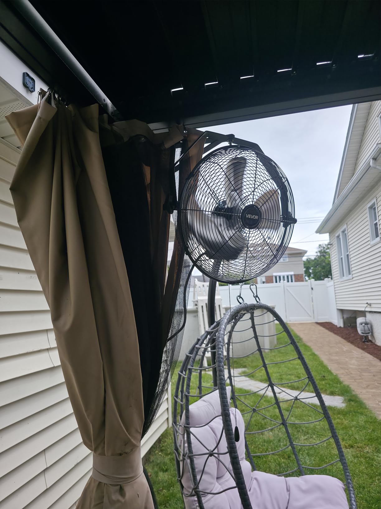 VEVOR 14 Inch Industrial Wall Mount Fan, High Velocity 2473 CFM Outdoor Fan with 3 Speeds, Waterproof IP44 Garage Wall with Aluminum Blades for Workshop, Warehouse, Greenhouse customer photo 1