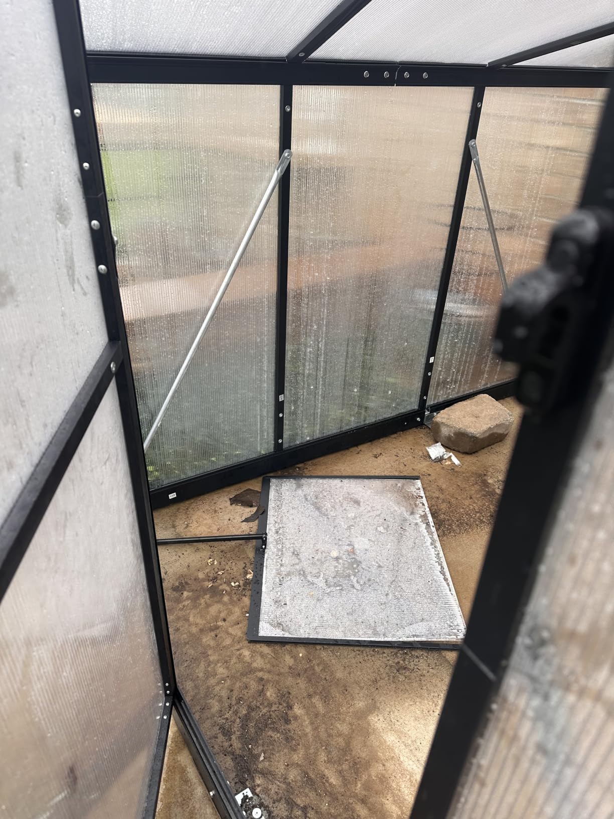 6X4FT Greenhouse with Thermometers, Small Greenhouse for Outdoors | Polycarbonate Green House for Outside with Lockable Hinged Door, Easy Assembly Walk-in Greenhouse with Roof Vent for Backyard customer photo 2