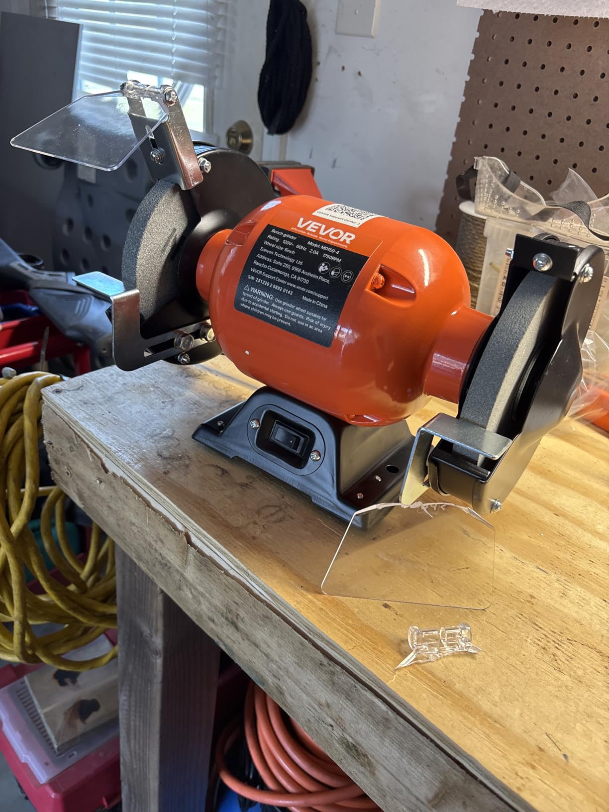 VEVOR Bench Grinder, 6-inch Single Speed Bench Grinder, 1750RPM Low-Speed Table Grinders with 250W 2A Induction Motor, 36/60-Grit Grinding Wheels & Adjustable Tool Rest for Precise Sharpening Grinding customer photo 2
