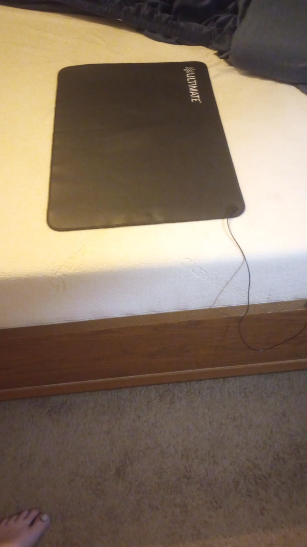Ultimate Grounding Mat, Conductive Carbon Earthing Mat & Grounded Pad for Feet, Desk or Bed, Supports Sleep, Energy, Pain Relief, Inflammation & Wellness, 18-Foot Grounding Cord & Lifetime Warranty customer photo 2
