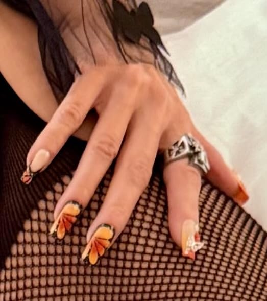 24Pcs Brown Flower Press on Nails Almond Medium Fake Nails Autumn Winter Maillard Color Design Petite Glue on Nails Floral Acrylic Nails Fall Daisy Full Cover Stick on Nail Artificial Nails for Women customer photo 1