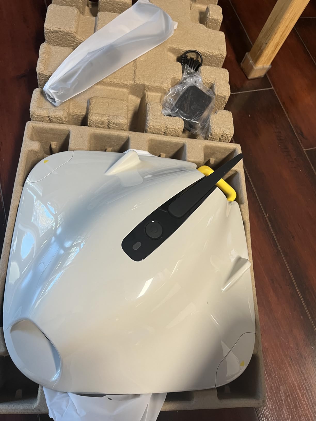 PoolMr Cordless Robot Pool Vacuum for Above Ground Pool, Grayish White | 40W Strong Suction, Dual Cleaning System, Barrier Crossing, Self-Parking, 120-Min Runtime Up to 1614 Sq for Above Ground Pools customer photo 1
