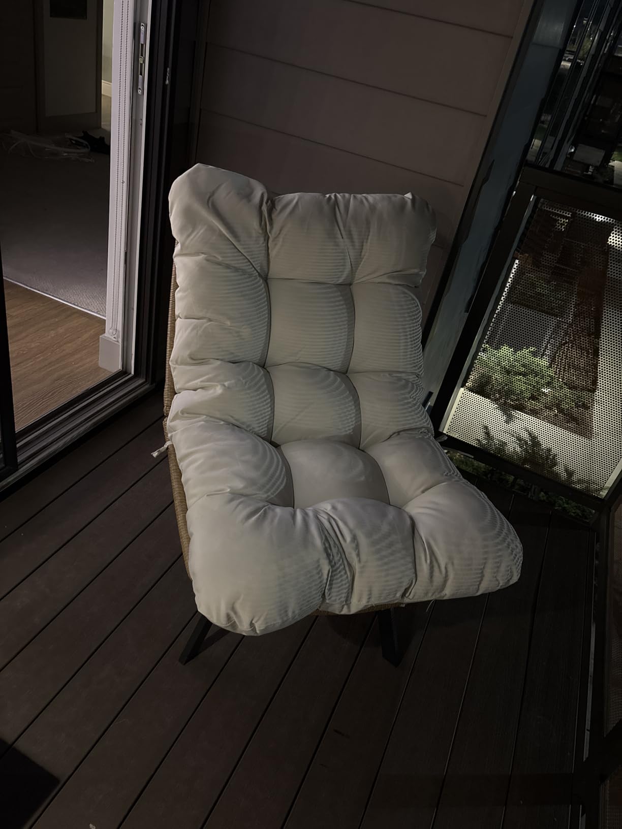 Vongrasig Swivel Wicker Chair PE Rattan Chair with Cushion, Oversized Patio Lounge Chair for Outdoor, Indoor, Balcony, Backyard, Garden, Living Room, Beige customer photo 2