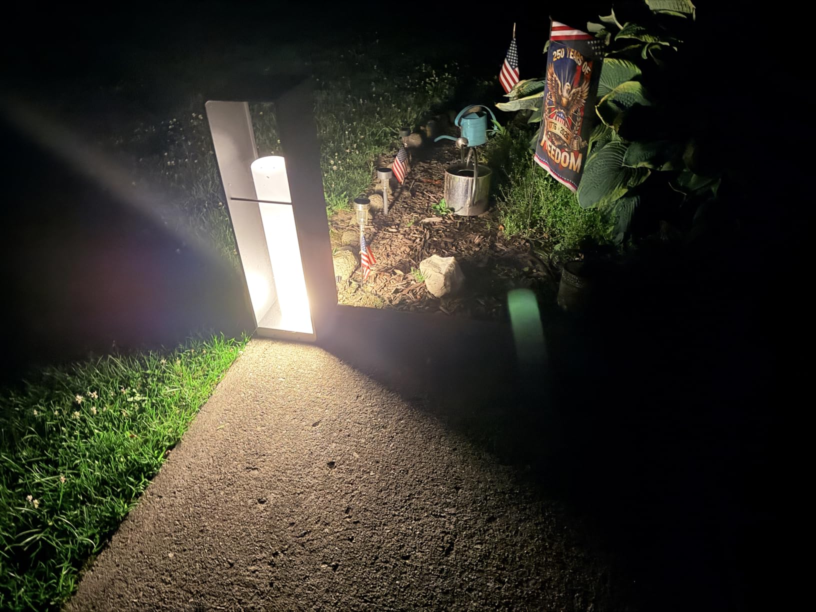 LED Corner Floor Lamp, IP65 Solar Lanterns Outdoor Waterproof customer photo 1
